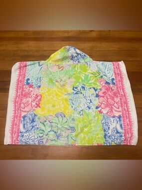 Lilly Pulitzer for Pottery Barn Kids Floral Hooded Kids Towel